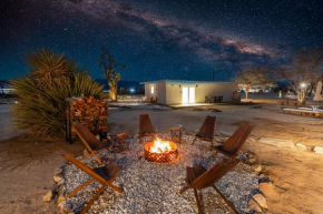 Private JT Cabin - EV L2 Station, Hammocks, Fire Pit, BBQ, Bocce Ball, Cornhole